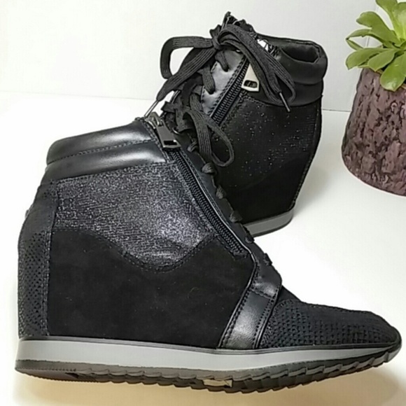 Forever Link Shoes - 🆕 Forever Link Black Hidden Wedge Sneakers 🆕